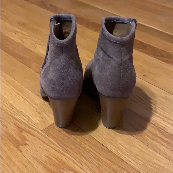 Taupe brown booties size 6 - Picture 3 of 4